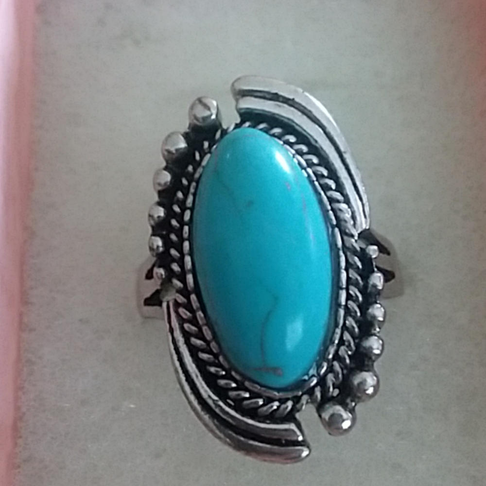 Gorgeous silver and turquoise ring